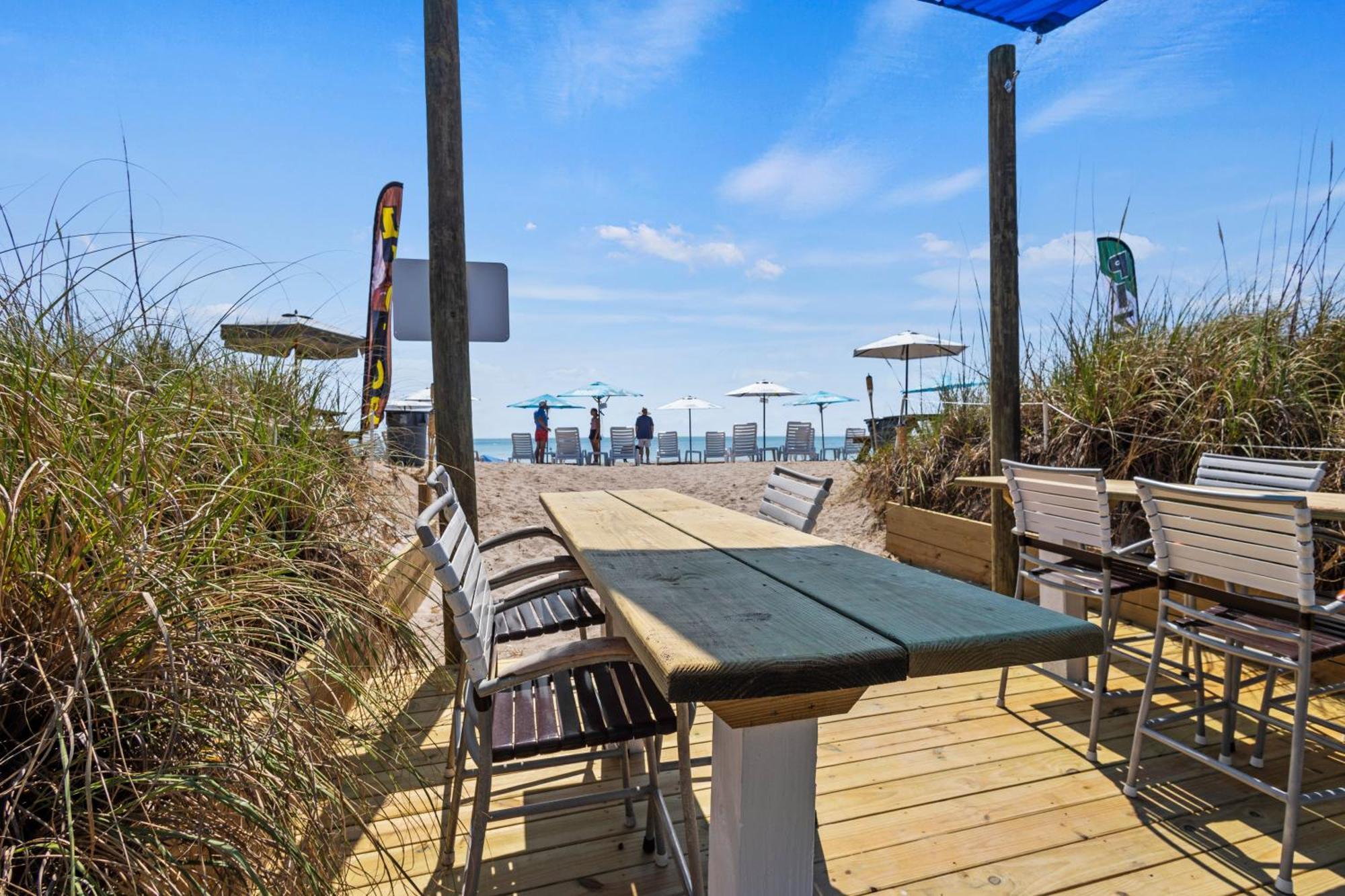 Oceanfront Inn, Inlet View Room, King Bed, #14 포르 피어스 외부 사진